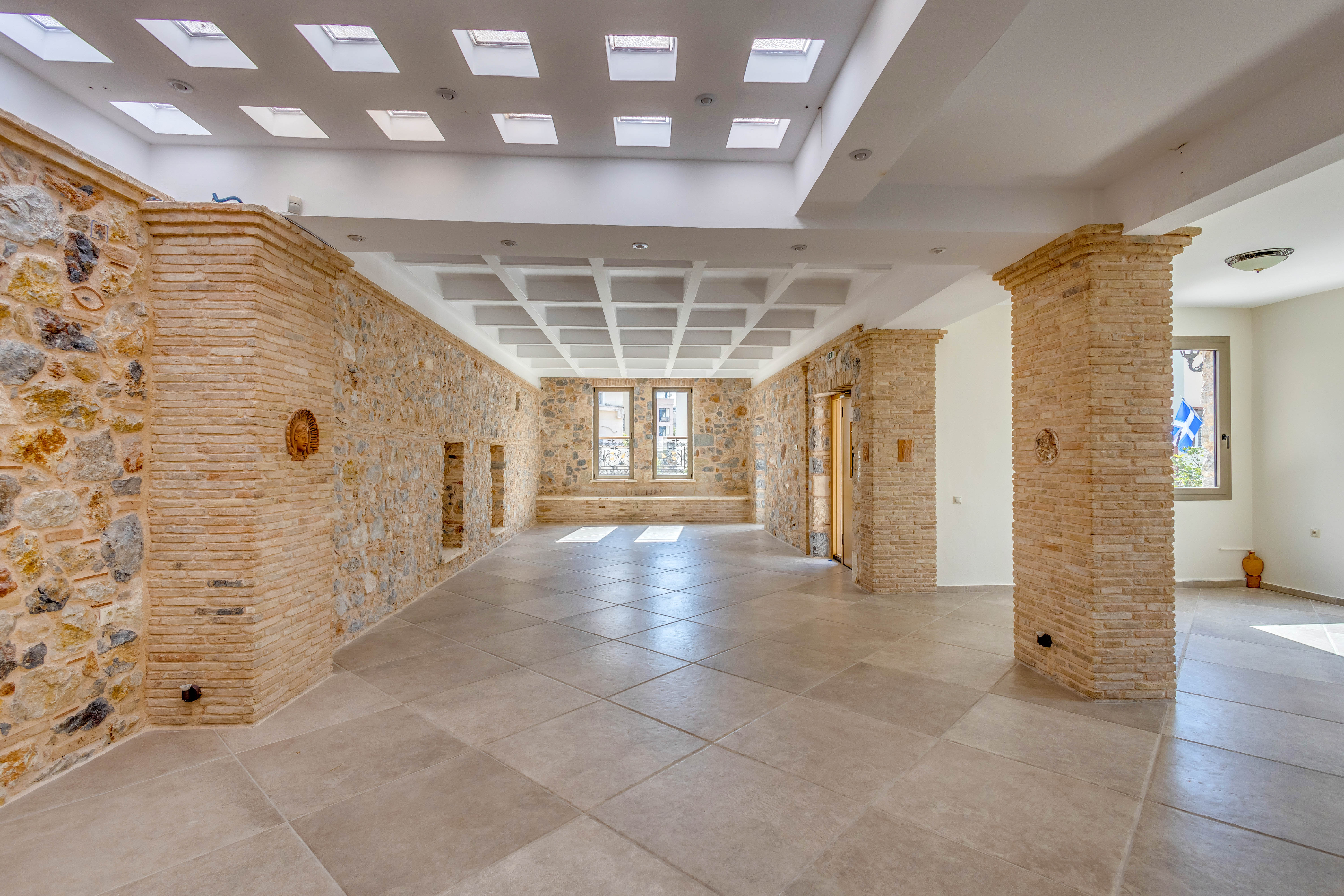 Δημοτικό κτίριο - Πέτρινο