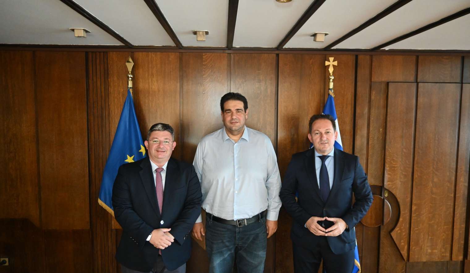 Σημαντική συνάντηση του Δημάρχου Αχαρνών Σπύρου Βρεττού με τον Υπουργό Εσωτερικών Θοδωρή Λιβάνιο για οικονομικά ζητήματα