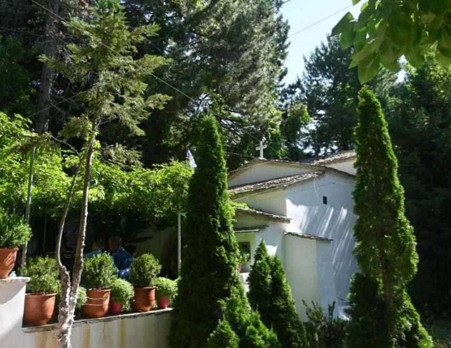 Αγία Τριάδος του Νερού Πάρνηθος2