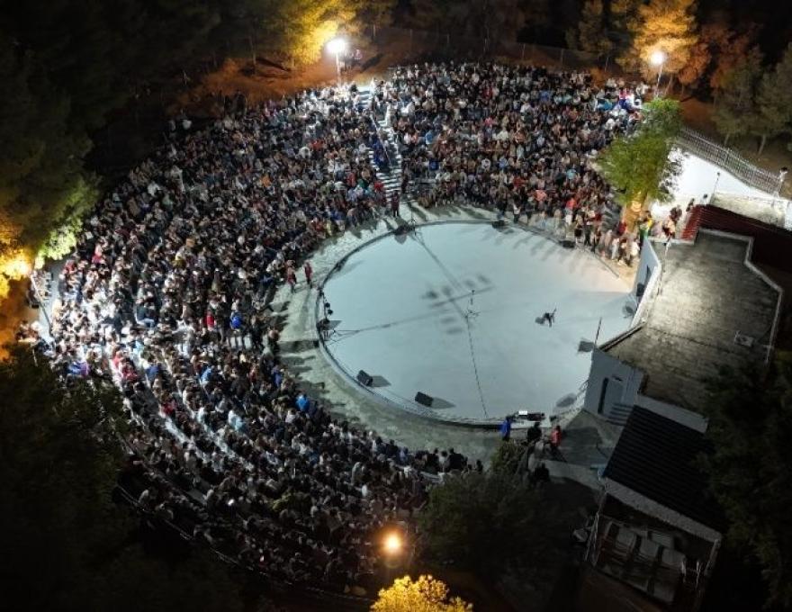 Δημοτικό Αμφιθέατρο Μίκης Θεοδωράκης3