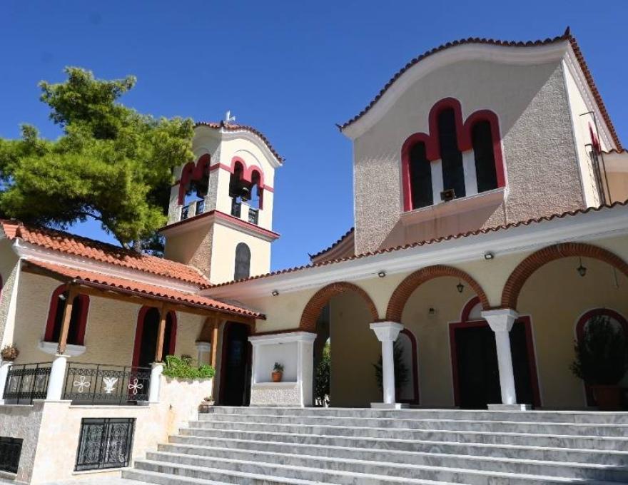 Ι.Ν. Πέτρου & Παύλου Βαρυμπόμπης1