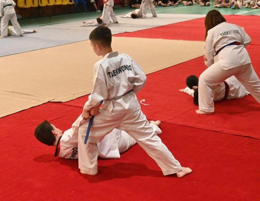 Κ. Γυμναστήριο Ολυμπιονίκης Μπάμπης Χολίδης3