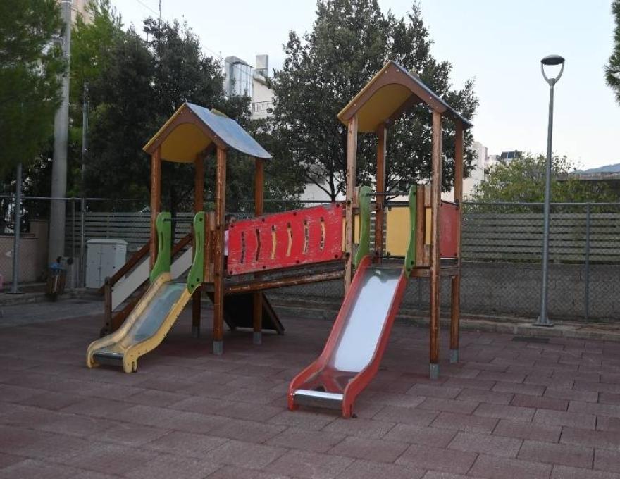 Παιδική χαρά Β.Ουγκώ & Δ. Δαμάσκου1