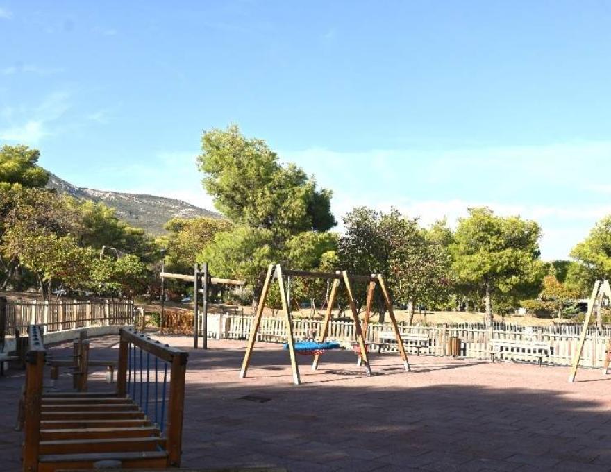 Παιδική χαρά Θρακομακεδόνων (μεγάλη)4