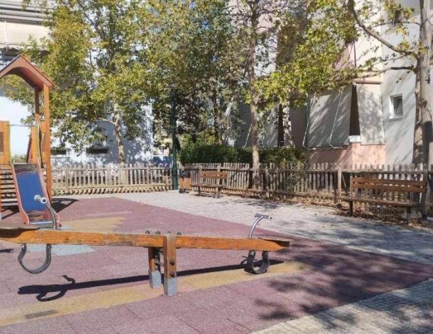 Παιδική χαρά Λάρας0