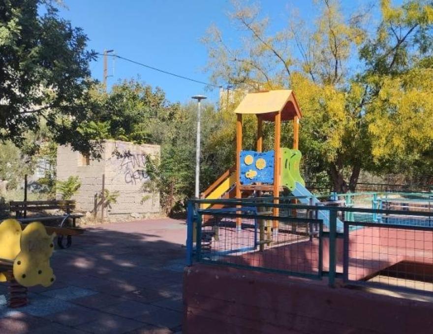 Παιδική χαρά Σάμου1