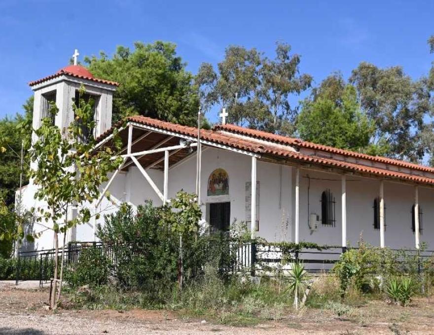 Παρεκκλήσι Αγίας Τριάδας Βαρυμπόμπης2