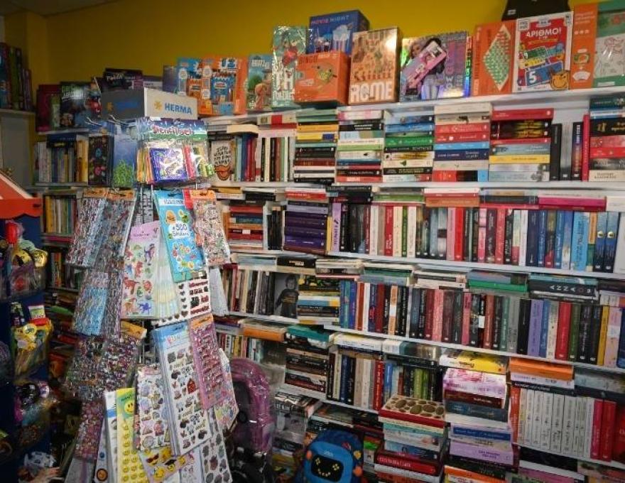 Πετάει Πετάει το βιβλίο2