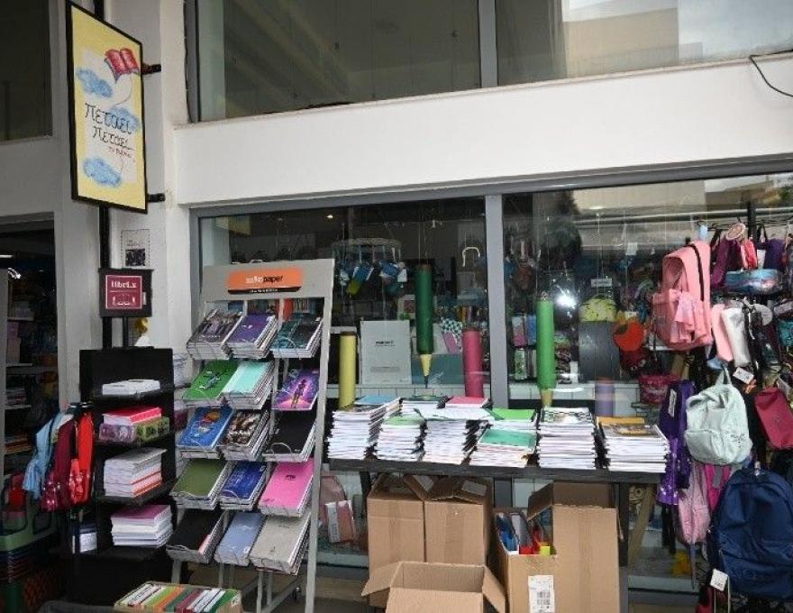 Πετάει Πετάει το βιβλίο4