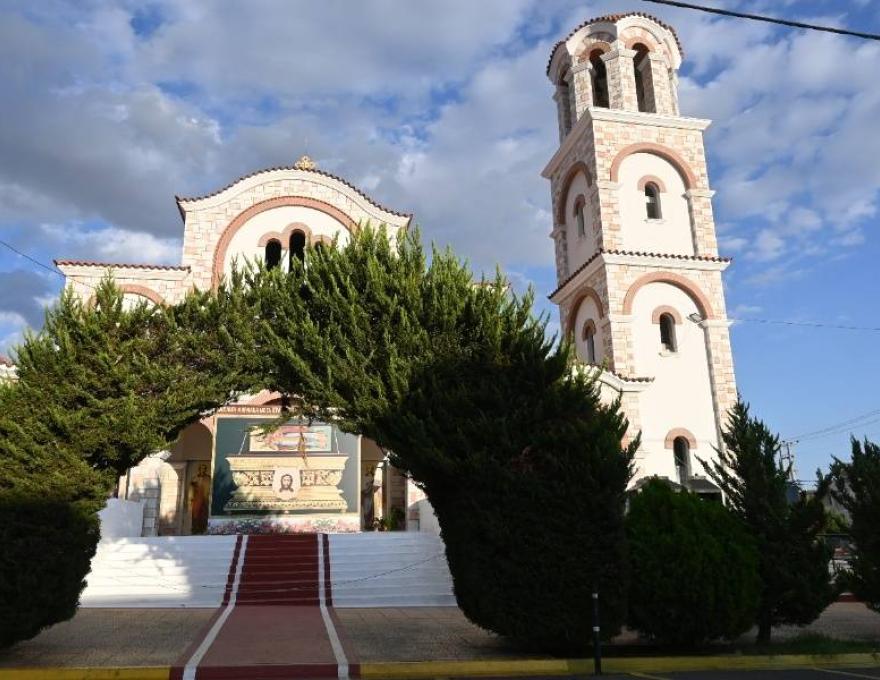 Πλατεία Ι.Ν. Παναγίας Σουμελά3