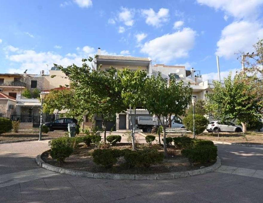 Πλατεία Χαραυγής3