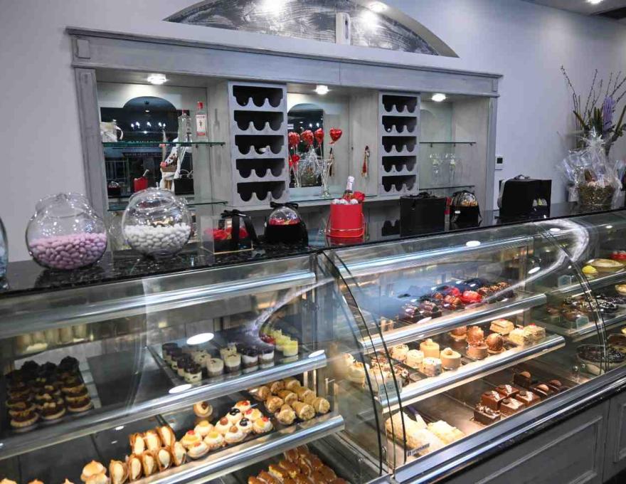 Ρώνης Ζαχαροπλαστεία4