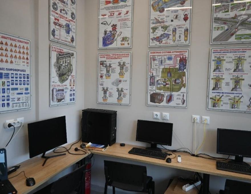 Σχόλη Οδηγών Βάθης2