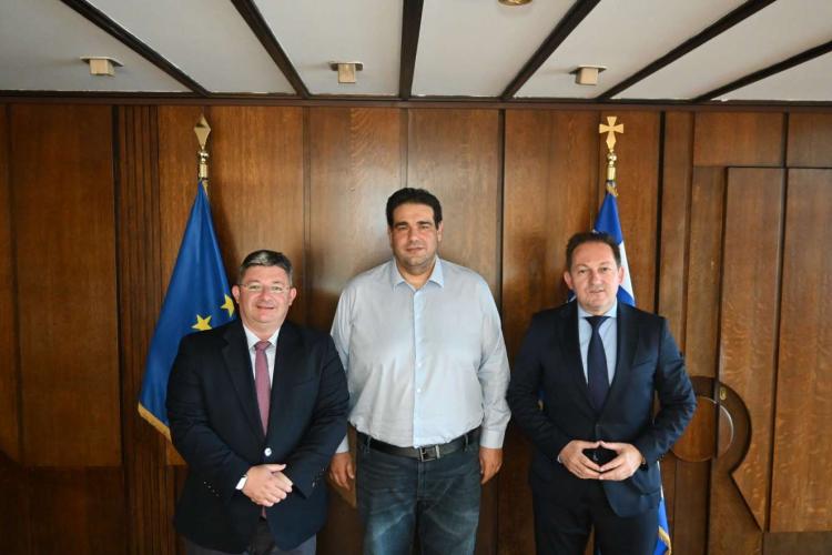 Σημαντική συνάντηση του Δημάρχου Αχαρνών Σπύρου Βρεττού με τον Υπουργό Εσωτερικών Θοδωρή Λιβάνιο για οικονομικά ζητήματα